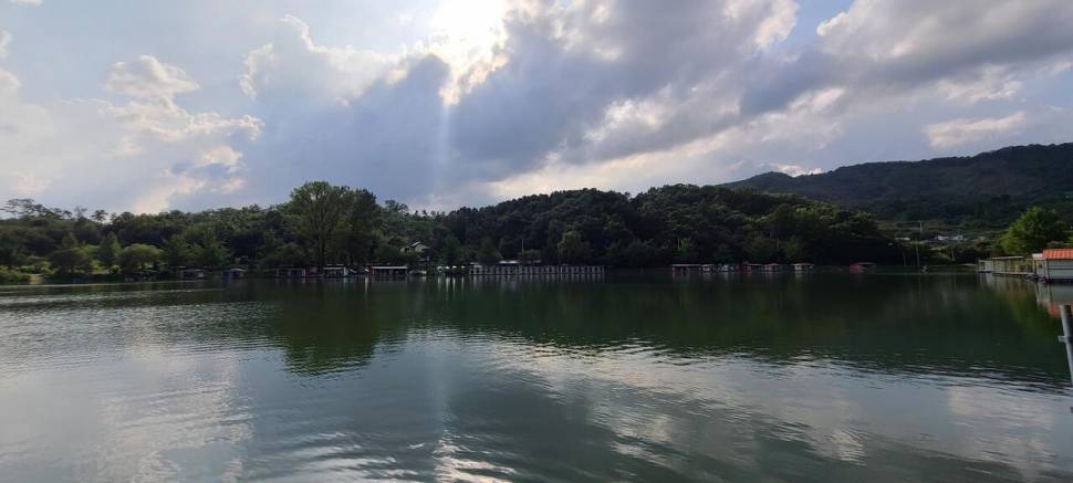 금요일 양평 수곡낚시터 꾸준한 조황이며 오늘도 붕어방류 했습니다 (유료터정보 - 유료터점주조황)