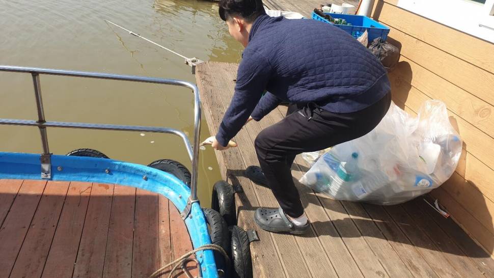 봄을 알리는 고삼저수지 양촌좌대 입니다 (유료터정보 - 유료터점주조황)