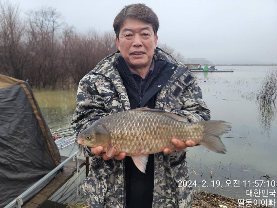 2024년 02월 넷째주 조황정보 용담낚시터사암지 4짜 14마리 대행진 (유료터정보 - 유료터점주조황)