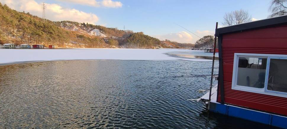 겨울힐링 붕어낚시 수곡낚시터 어제는 조금더 나은듯 합니다 (유료터정보 - 유료터점주조황)