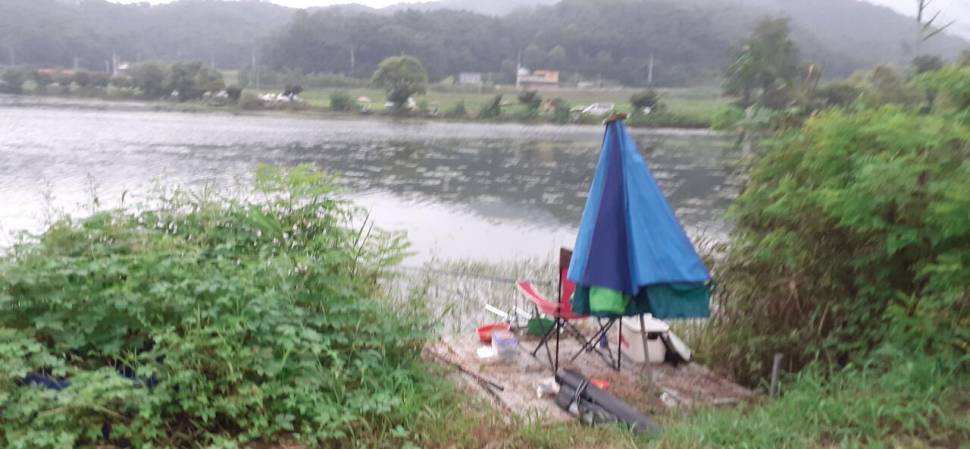 주말천둥번개 그래도 열심히 하신조사님 손맛은 보셨네요 노지며좌대며 만석을 채위주셔셔 감사합니다 (유료터정보 - 유료터점주조황)