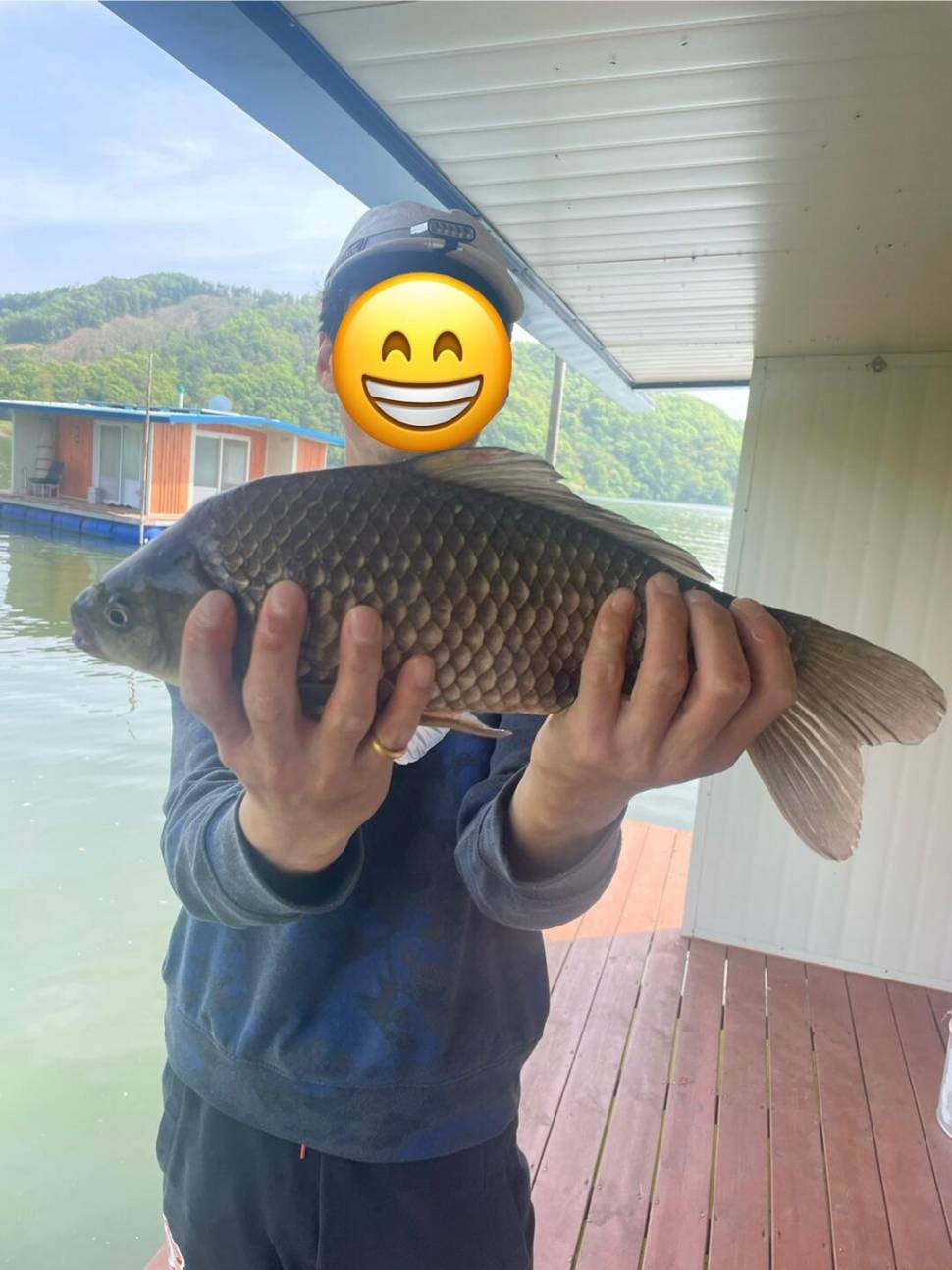송전지 제일좌대 조황입니다 (유료터정보 - 유료터점주조황)