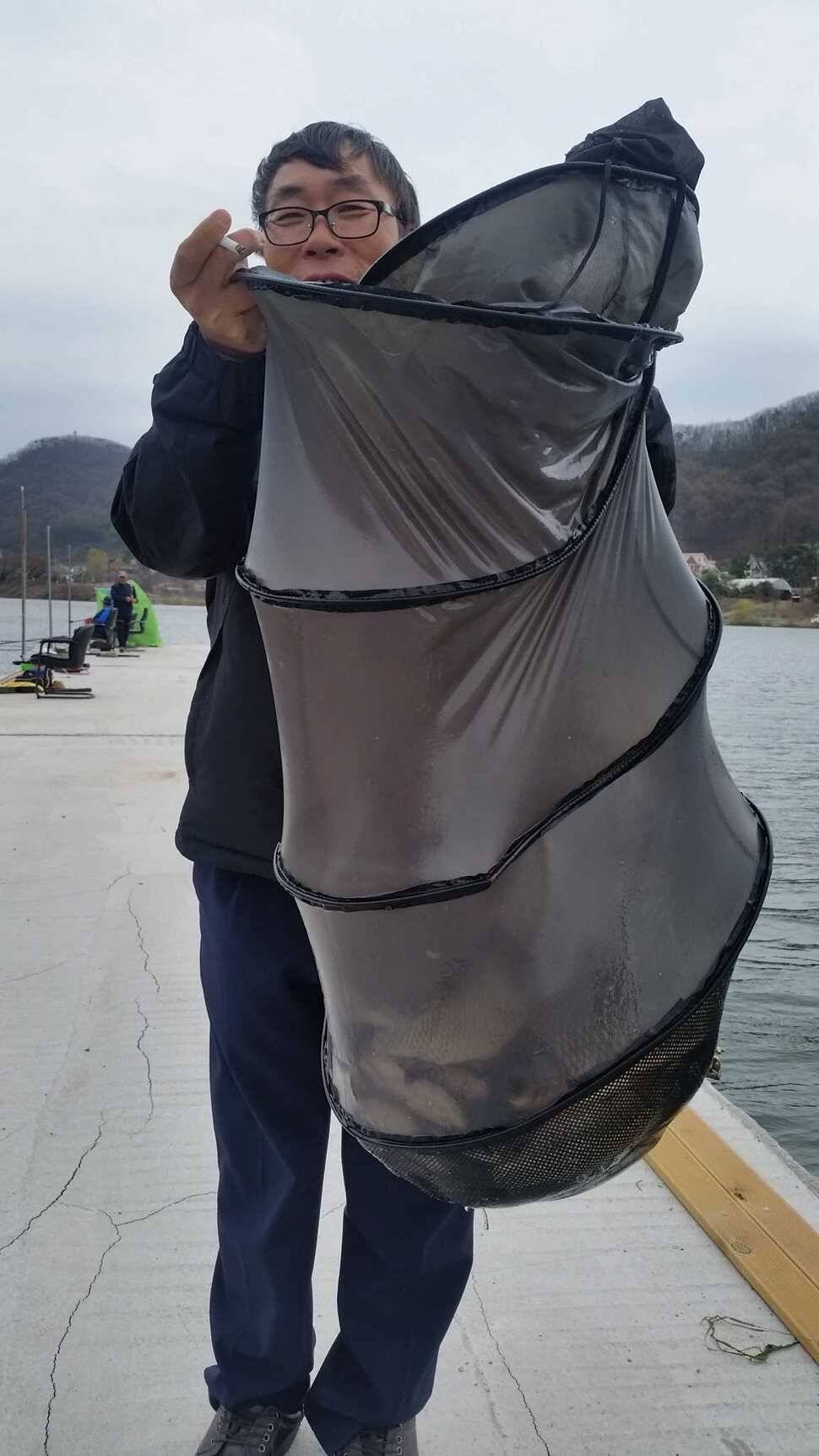 신원낚시터4월셋쨋주 조황소식 (유료터정보 - 유료터점주조황)