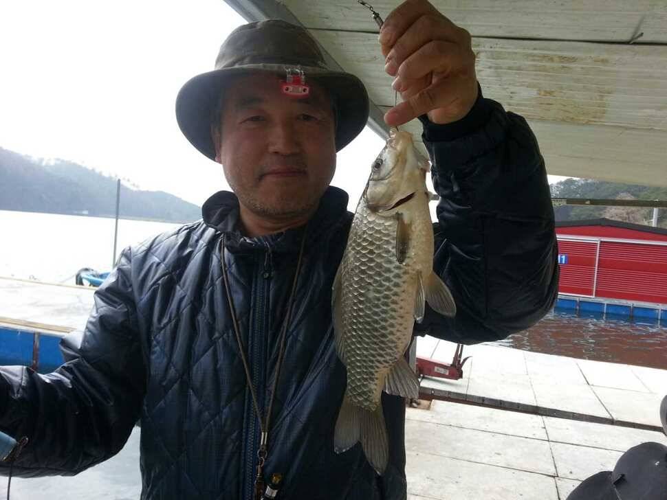 신원낚시터4월셋쨋주 조황소식 (유료터정보 - 유료터점주조황)