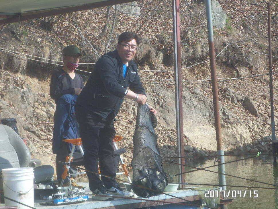 아산 신수지 4월 세째주말 모습입니다 (유료터정보 - 유료터점주조황)