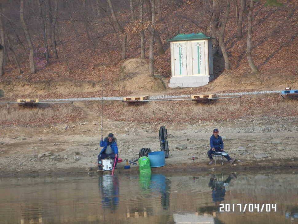 아산 신수지 4월 둘째주중 모습입니다 (유료터정보 - 유료터점주조황)