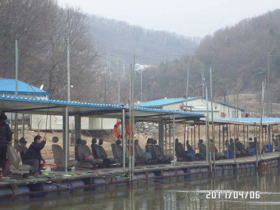 아산 신수지 4월 둘째주중 모습입니다 (유료터정보 - 유료터점주조황)