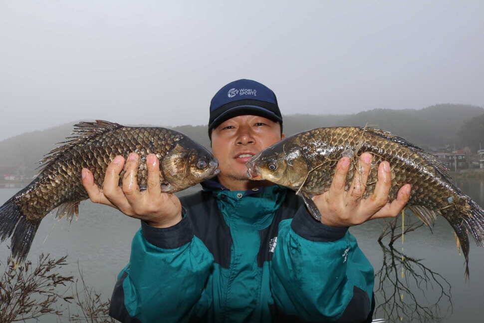 신원낚시터4월9일괴물메기와 조황소식 (유료터정보 - 유료터점주조황)