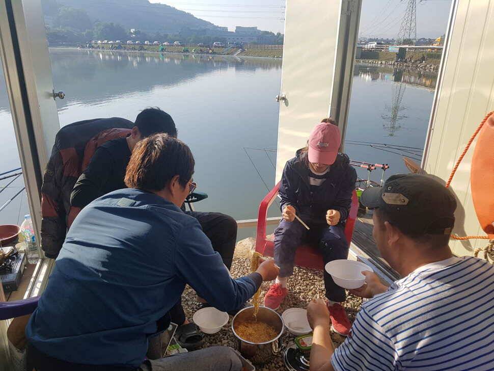 만수위의 거청낚시터 가족낚시터 붕어조황 6월 04 (유료터정보 - 유료터점주조황)