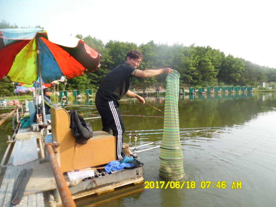 경주 동산낚시터 초보조사님이 대형사고를 (유료터정보 - 유료터점주조황)