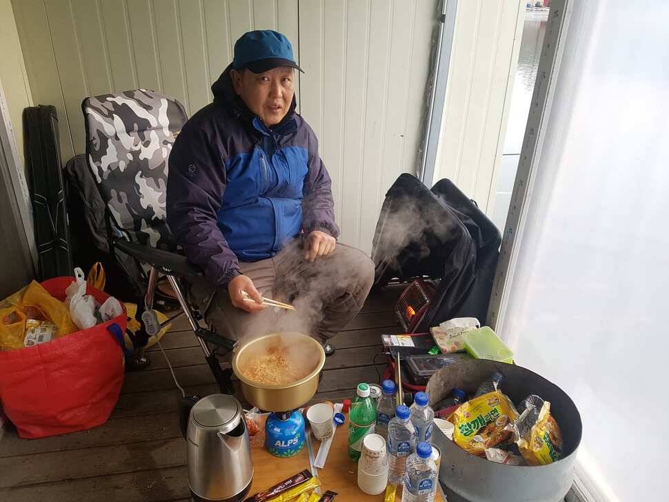 안성 거청낚시터 붕어조황 2월 18 일 (유료터정보 - 유료터점주조황)