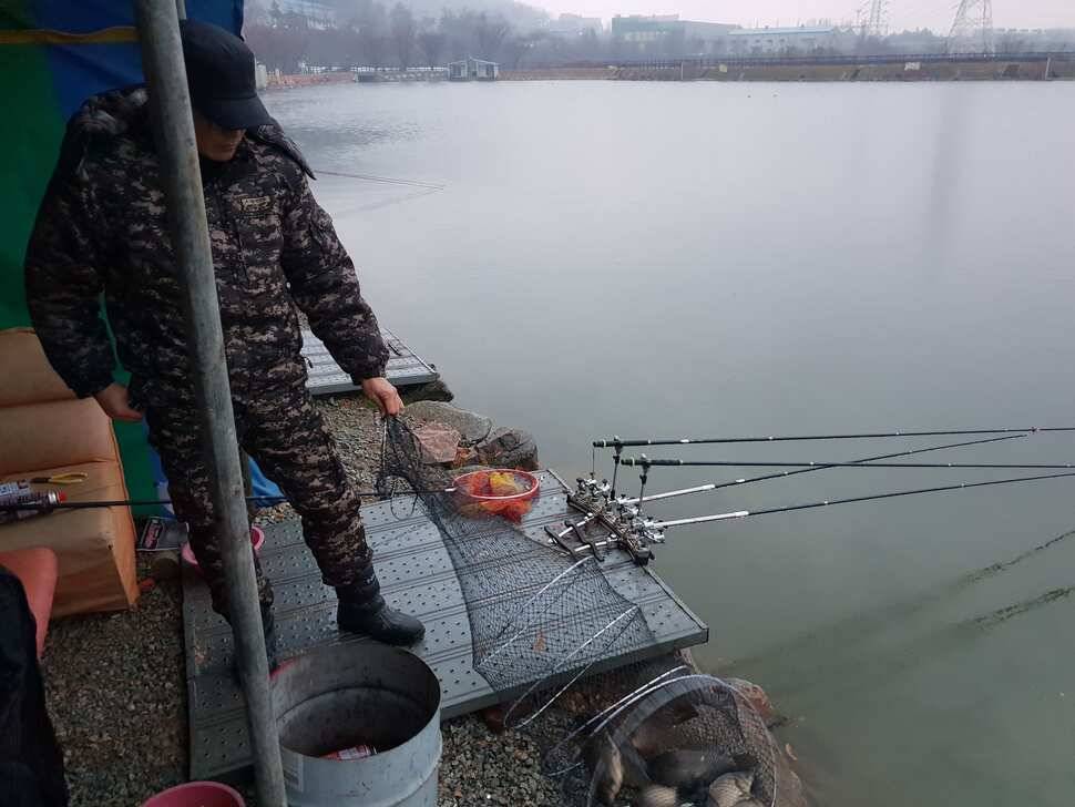 거청낚시터 12 월 3 일 붕어조황 (유료터정보 - 유료터점주조황)