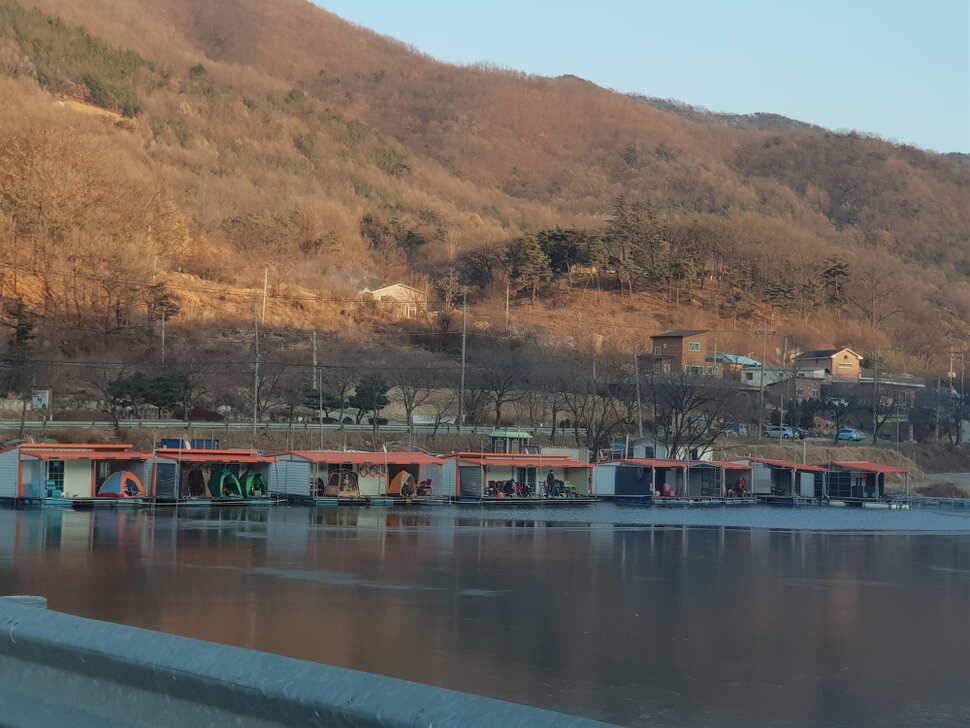 아산 산들낚시터의 좌대요금 한시적 인하 (유료터정보 - 유료터점주조황)