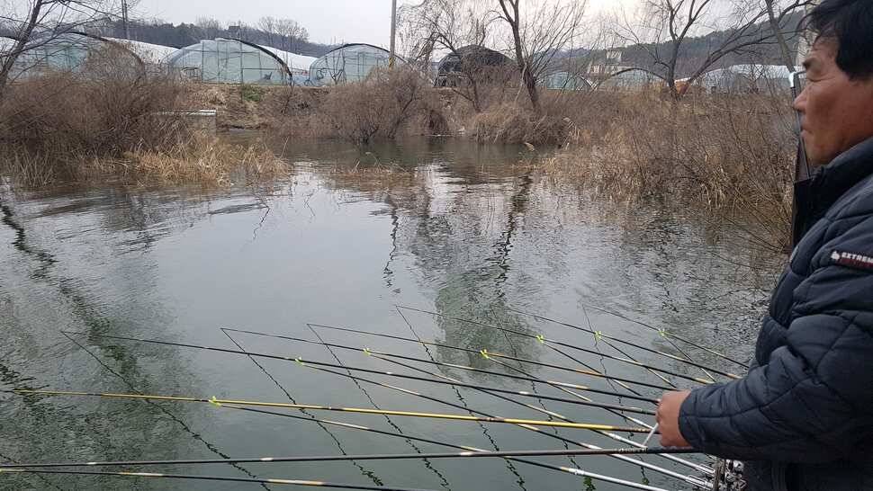 2019년도 송전지 오산좌대 물 낚시 시작 합니다 (유료터정보 - 유료터점주조황)