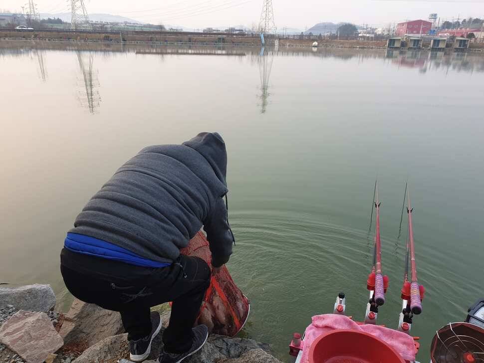거청낚시터 3 월 19일 붕어조황 (유료터정보 - 유료터점주조황)