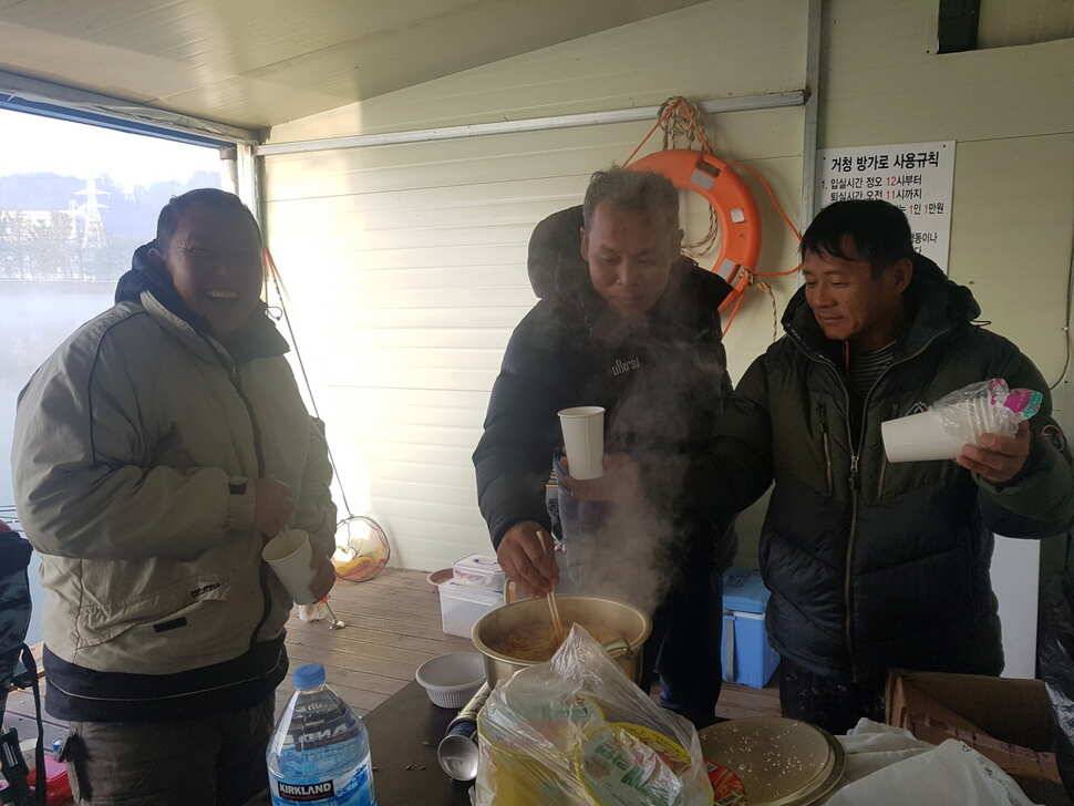 11 월 05 일 경기도 안성 거청낚시터 붕어조황 (유료터정보 - 유료터점주조황)