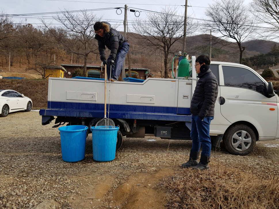 아산 산들낚시터의 좌대요금 한시적 인하 (유료터정보 - 유료터점주조황)