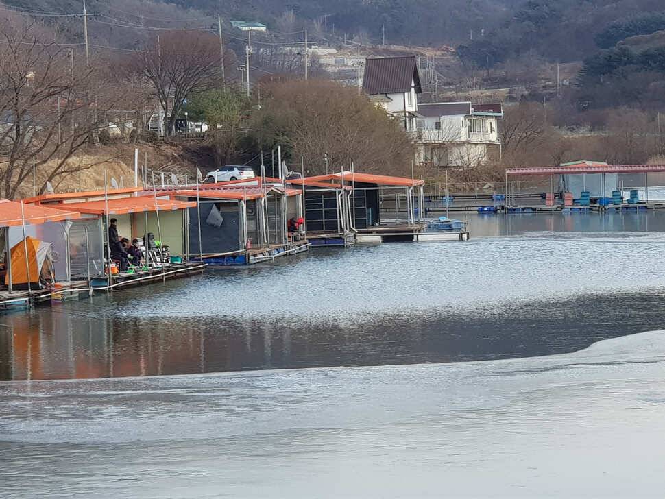 아산 산들낚시터의 좌대요금 한시적 인하 (유료터정보 - 유료터점주조황)