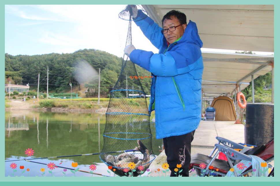 신원낚시터9월셋쨋주 4짜 조황소식과 토종붕어 방류동영상 (유료터정보 - 유료터점주조황)