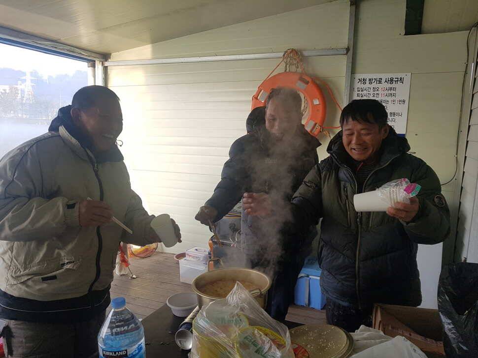 11 월 05 일 경기도 안성 거청낚시터 붕어조황 (유료터정보 - 유료터점주조황)