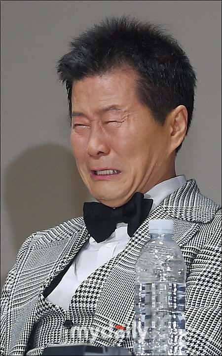 도와주십시오 선배님들 (커뮤니티 - 자유게시판)