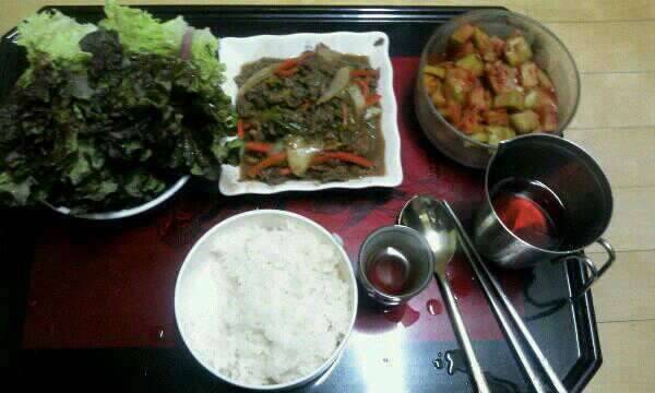 퇴근후 조촐한 밥상 입니다 (커뮤니티 - 자유게시판)
