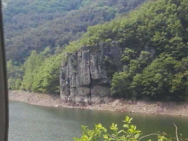 분위기 파악도 못하고 (커뮤니티 - 자유게시판)