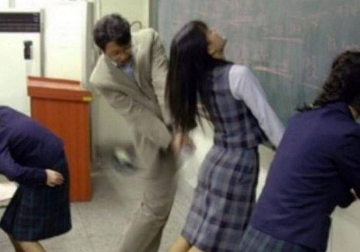 학교체벌 레전드 (커뮤니티 - 자유게시판)