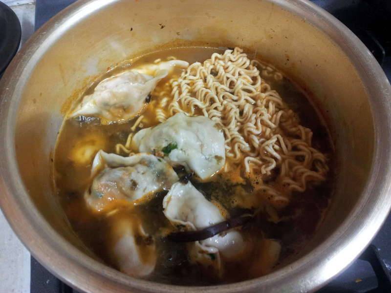 라면이 땡기는 날 (커뮤니티 - 자유게시판)