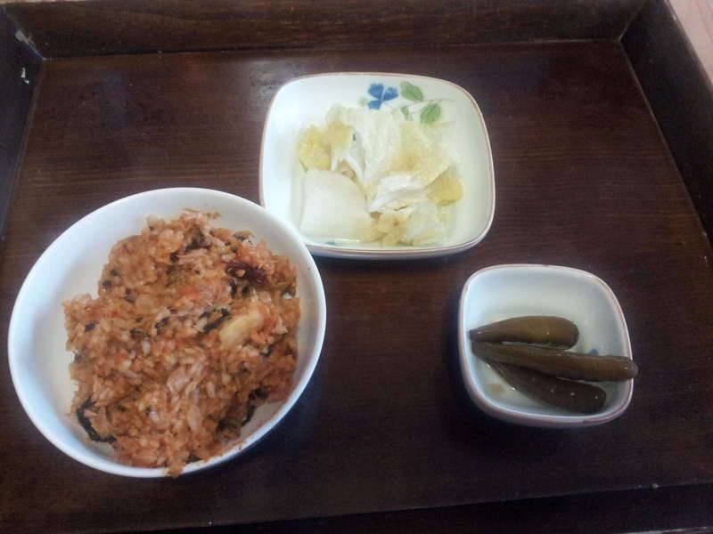 혼자 먹는 저녁김치 뽁음밥 (커뮤니티 - 자유게시판)