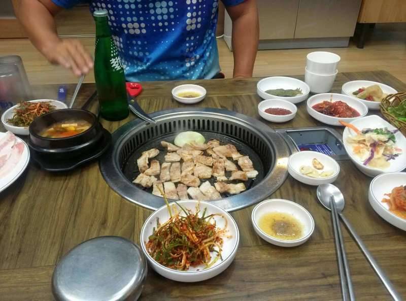 늦은저녁을 먹고ㅡㅡㅡㅡ (커뮤니티 - 자유게시판)
