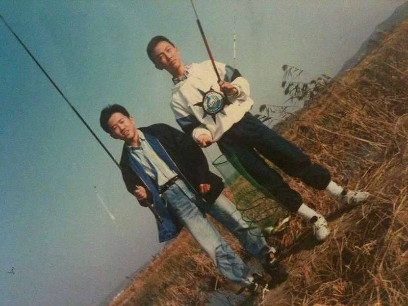 고삐리때 조우 (커뮤니티 - 자유게시판)