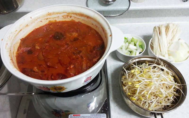 창밖에 흰 손신세타령 (커뮤니티 - 자유게시판)