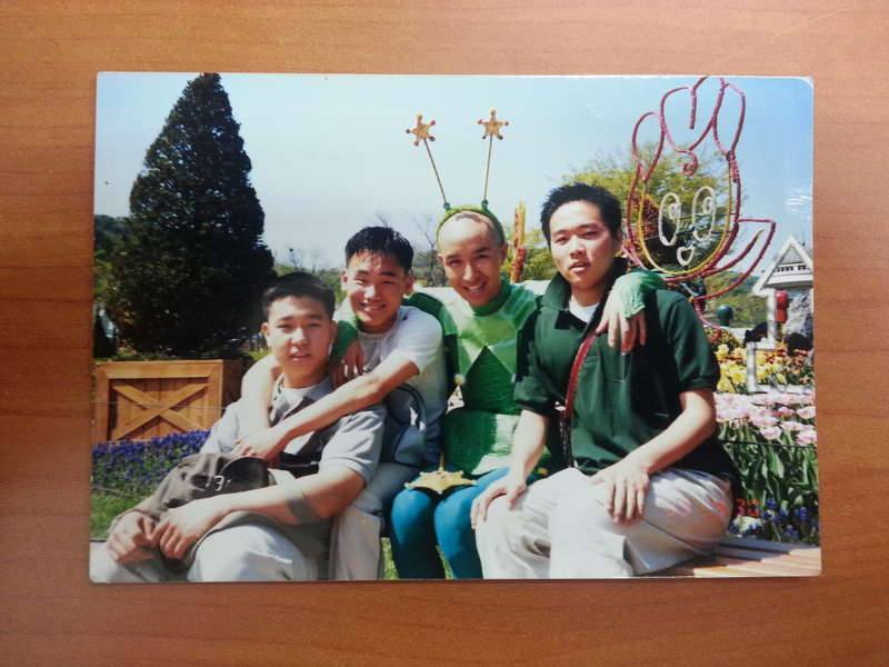 지금은 유명한 연예인에게 볼에 뽀뽀를 받았던 기억 (커뮤니티 - 자유게시판)