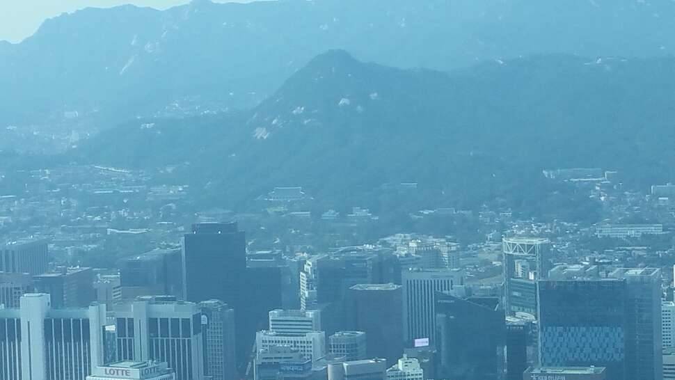 여러분은 여성이 흡연실에 들어오면 어떻께 하십니까 (커뮤니티 - 자유게시판)