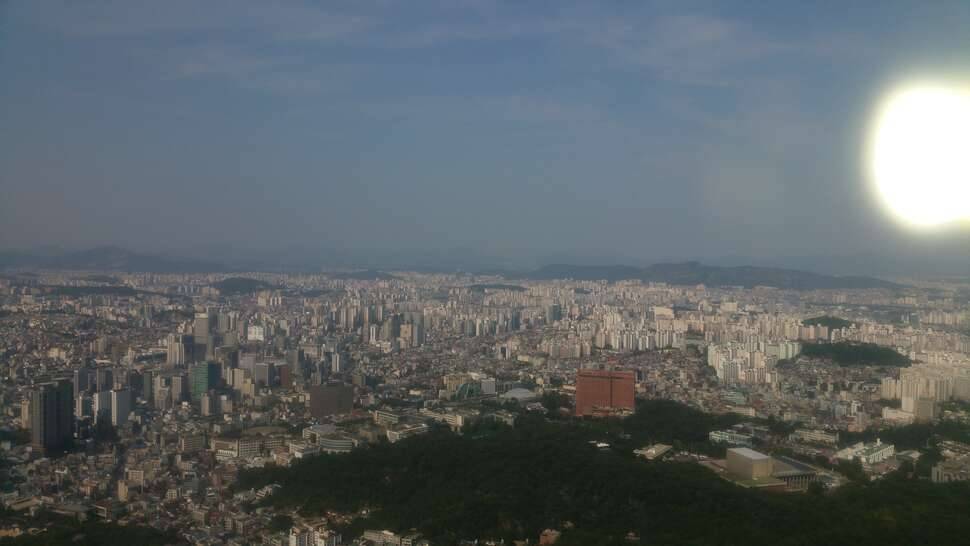 여러분은 여성이 흡연실에 들어오면 어떻께 하십니까 (커뮤니티 - 자유게시판)