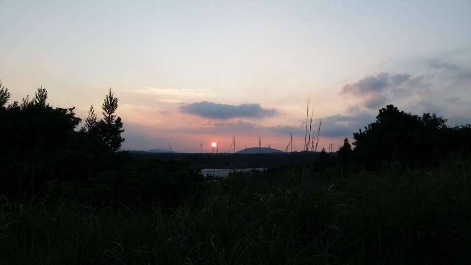 뜨거운 일몰 (커뮤니티 - 자유게시판)