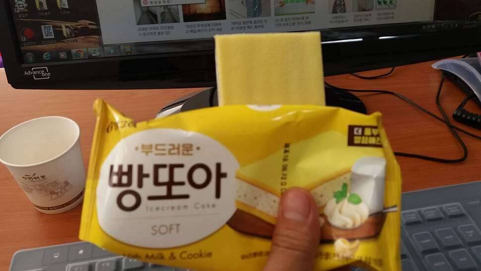 먹고 또 먹고 (커뮤니티 - 자유게시판)