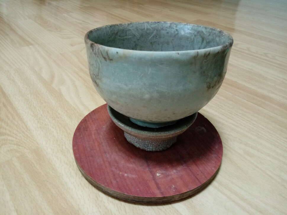 물 빠진 저수지 에서 유물 발견 (커뮤니티 - 자유게시판)