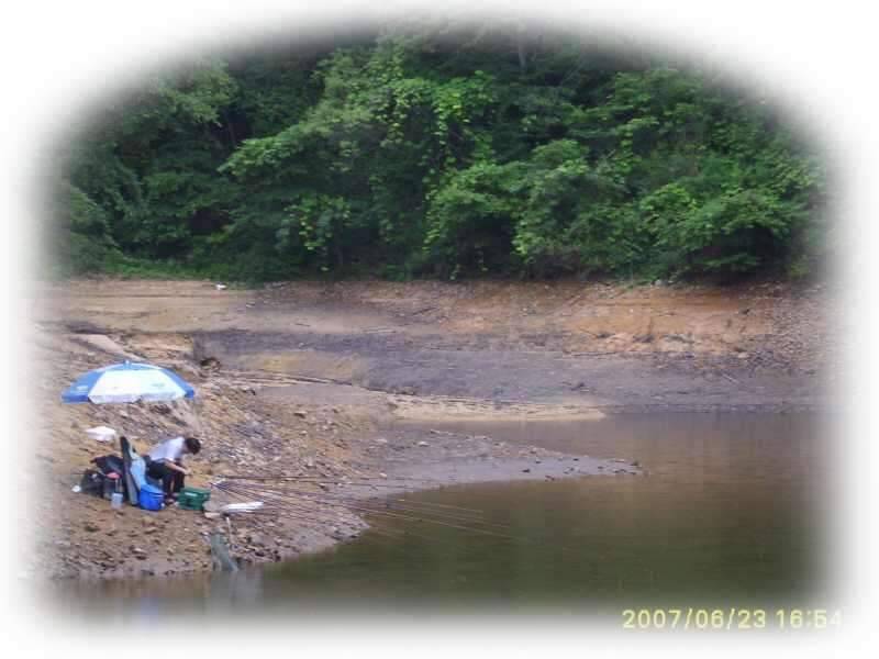 동반의 낚여정 상주 공성면 영오리 계곡지에서 (조황조행기 - 화보조행기)