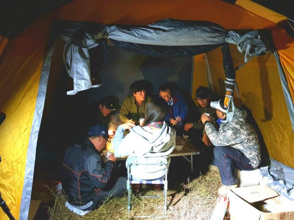 먹개비의 낚시 투어 20탄끈끈한 정으로 함께하는 조우들과 함께 (조황조행기 - 화보조행기)