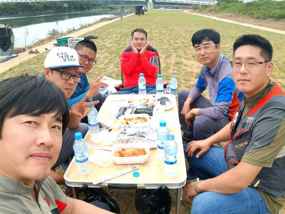 먹개비의 낚시 투어 19탄지인들과 뜻밖의 장소에서 대박 (조황조행기 - 화보조행기)