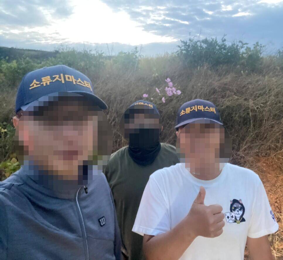 최고저수지 말풀 사이로 찌를 세웠더니 대물붕어가 막 나오네요 (조황조행기 - 화보조행기)