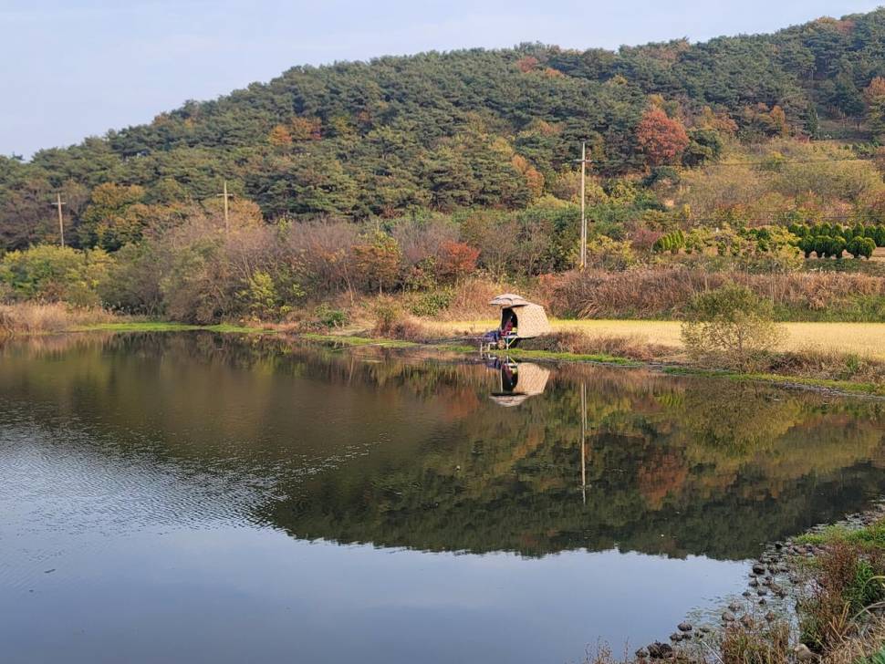 답사낚시 대성공개기월식이 보내준 붕어 (조황조행기 - 화보조행기)