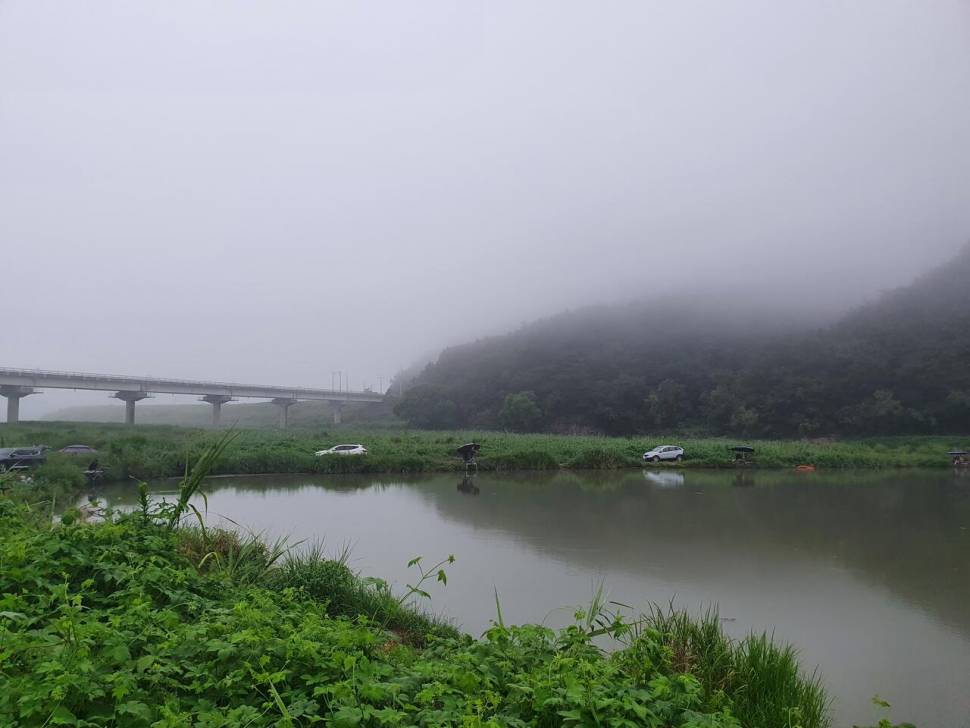 끝여름밤의 꿈을 찿아서 (조황조행기 - 화보조행기)