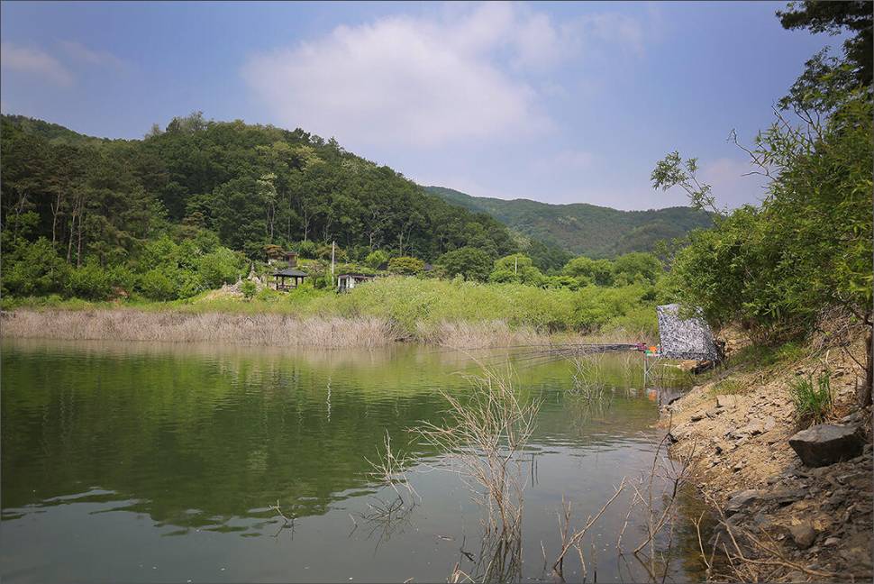 어느 소류지에서 (조황조행기 - 화보조행기)