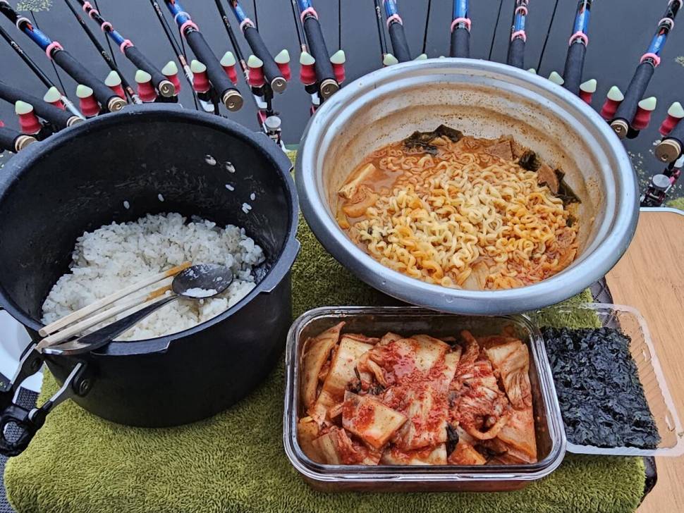 산속소류지에서 (조황조행기 - 화보조행기)