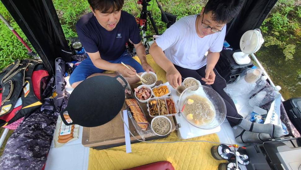 장마가 시작되기 전날 (조황조행기 - 화보조행기)