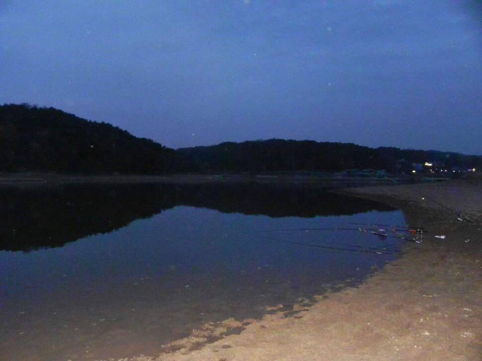춘천 소류지에서 (조황조행기 - 화보조행기)