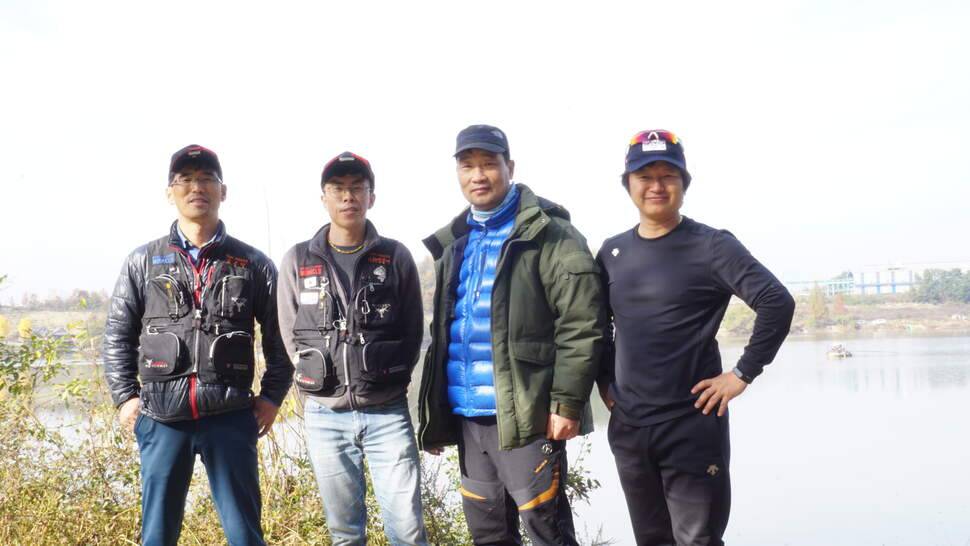 경남 창녕군 대형지 출조 와 만남 (조황조행기 - 화보조행기)